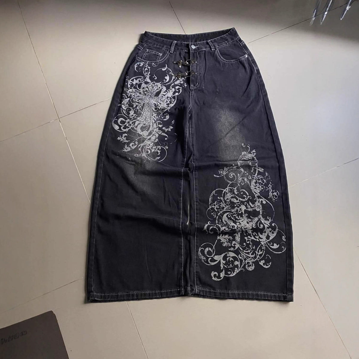 Loose high-waisted straight-leg Jeans